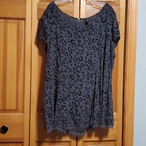 Trendy animal print top